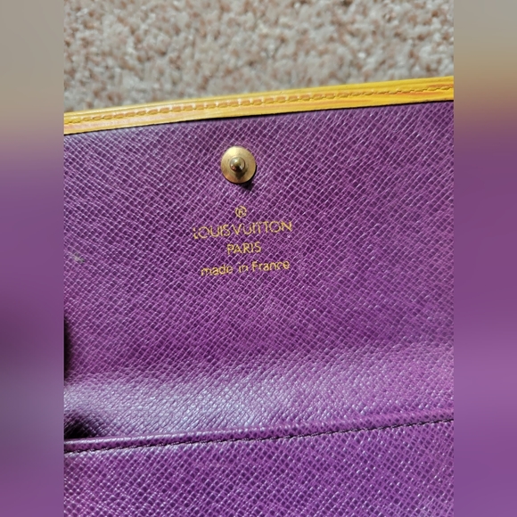 Louis Vuitton epi leather double snap wallet - Picture 7 of 11